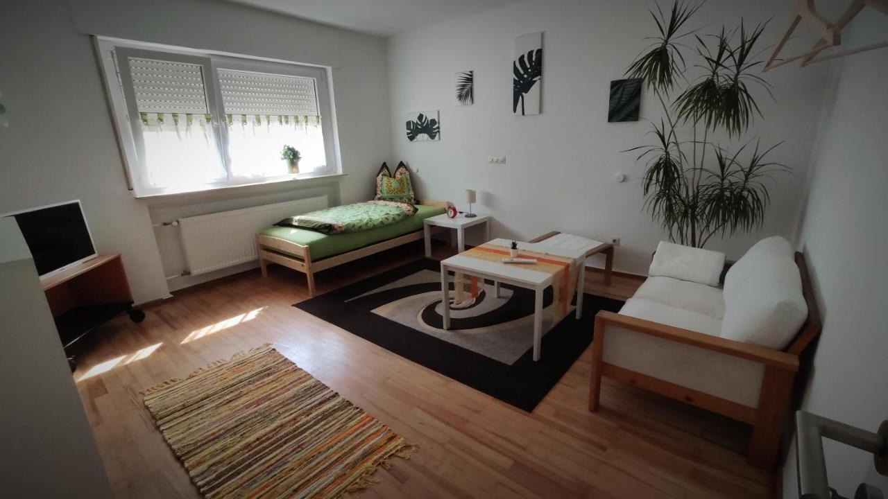 Monteur Unterkunft Gaestewohnung Ferienwohnung - Haus Huth Freigericht Exterior photo